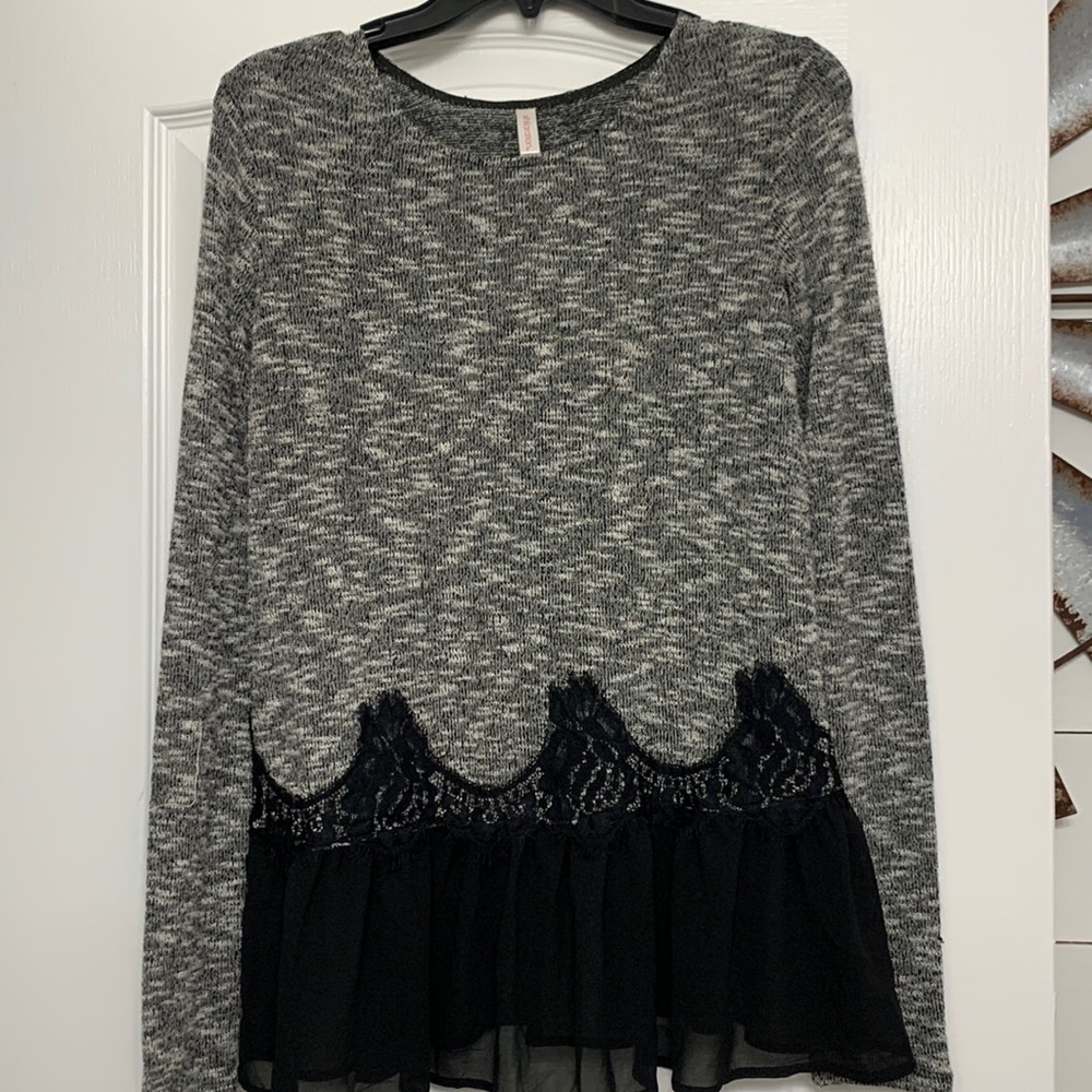Small long sleeved shirt black
